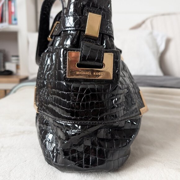 Patent leather black MK purse - Picture 2 of 5
